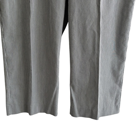 Alfred Dunner Seersucker Striped Pull On Pants 16W Gray White Cropped Coastal - Picture 3 of 13